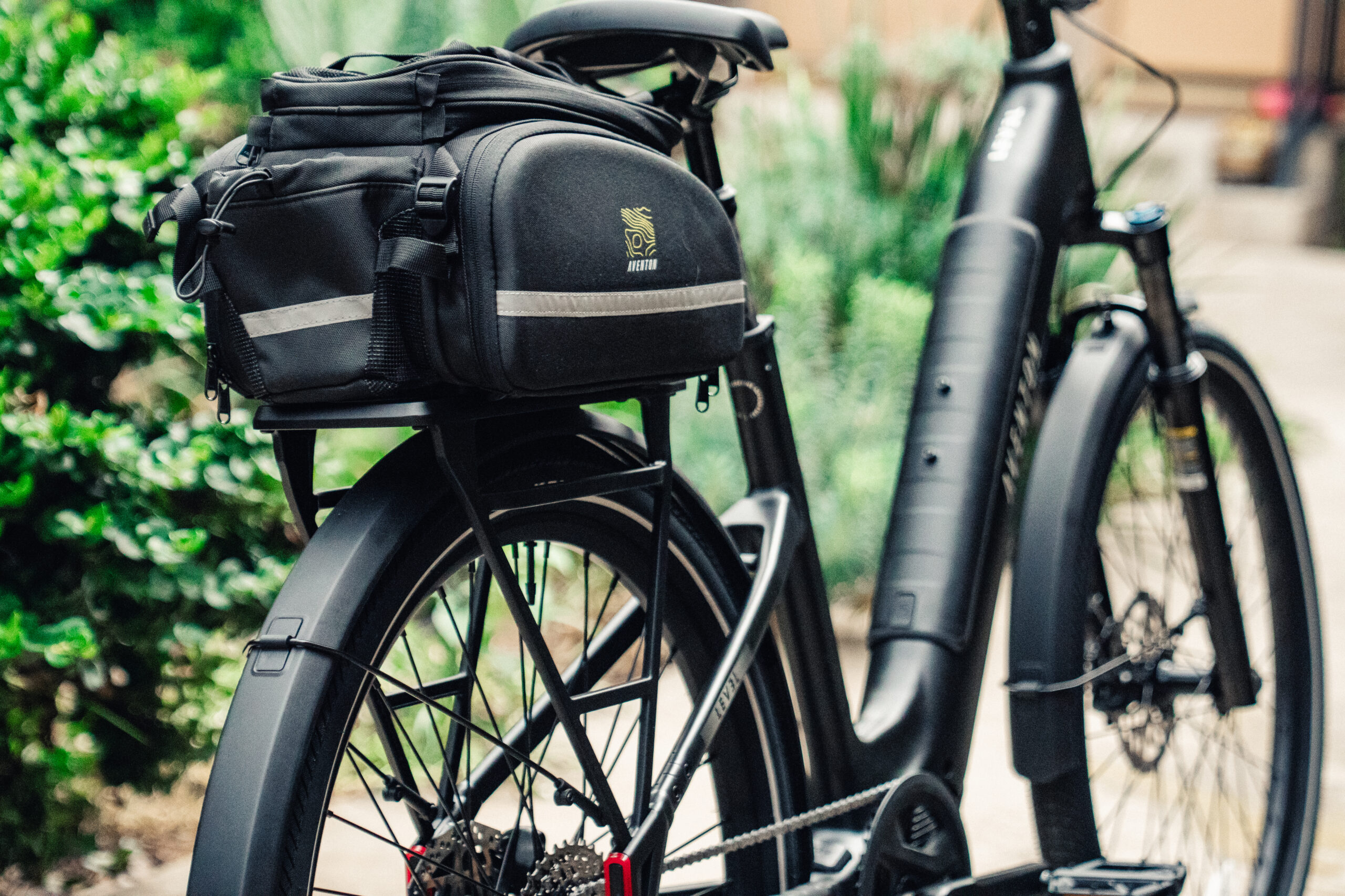 Aventon Level 4 ADV Step-Through Commuter - Image 9